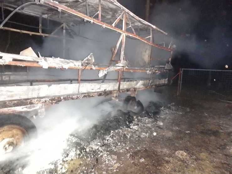 poziar_vcelarskeho_voza02