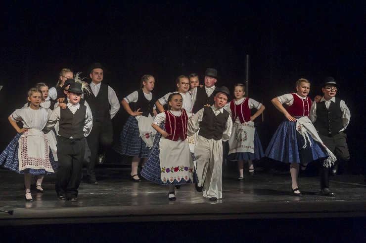 Boglárka Gyermek Néptáncegyüttes