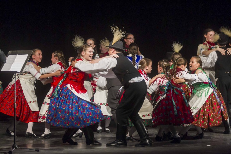 Kis Megyer és Csilizke Gyermek Néptáncegyüttes